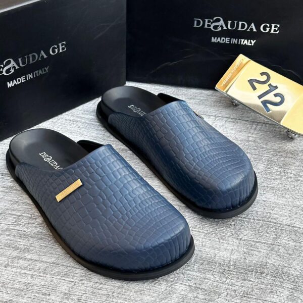 Dezaudage Textured Leather Mule Loafers