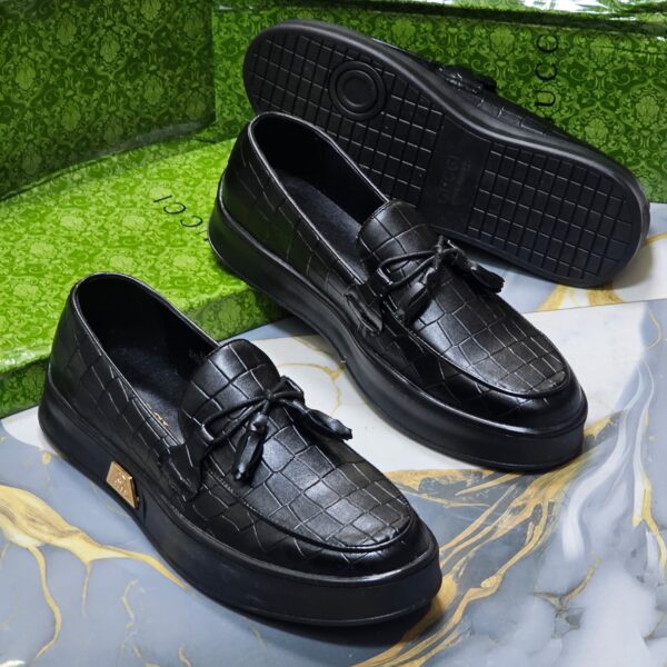 Gucci Black Crocodile-Texture Leather Tassel Loafers