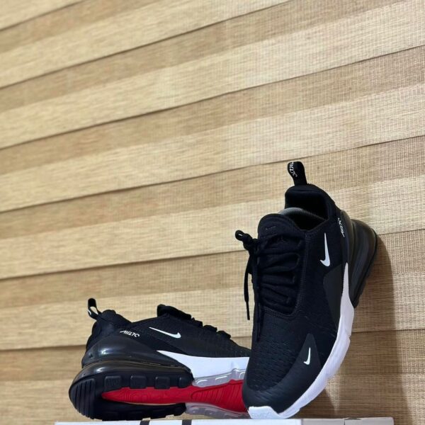 Nike Air Max 270 Sneakers