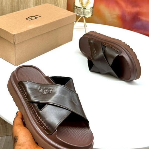 UGG Men’s Wainscott Leather Slides