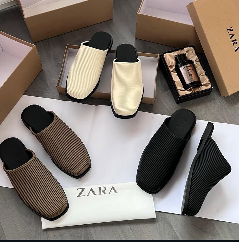 ZARA Textured Square-Toe Mule Slides ZARA Textured Square-Toe Mule Slides