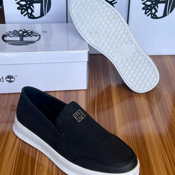Men’s Slip-On Sneakers with Metal Plaque